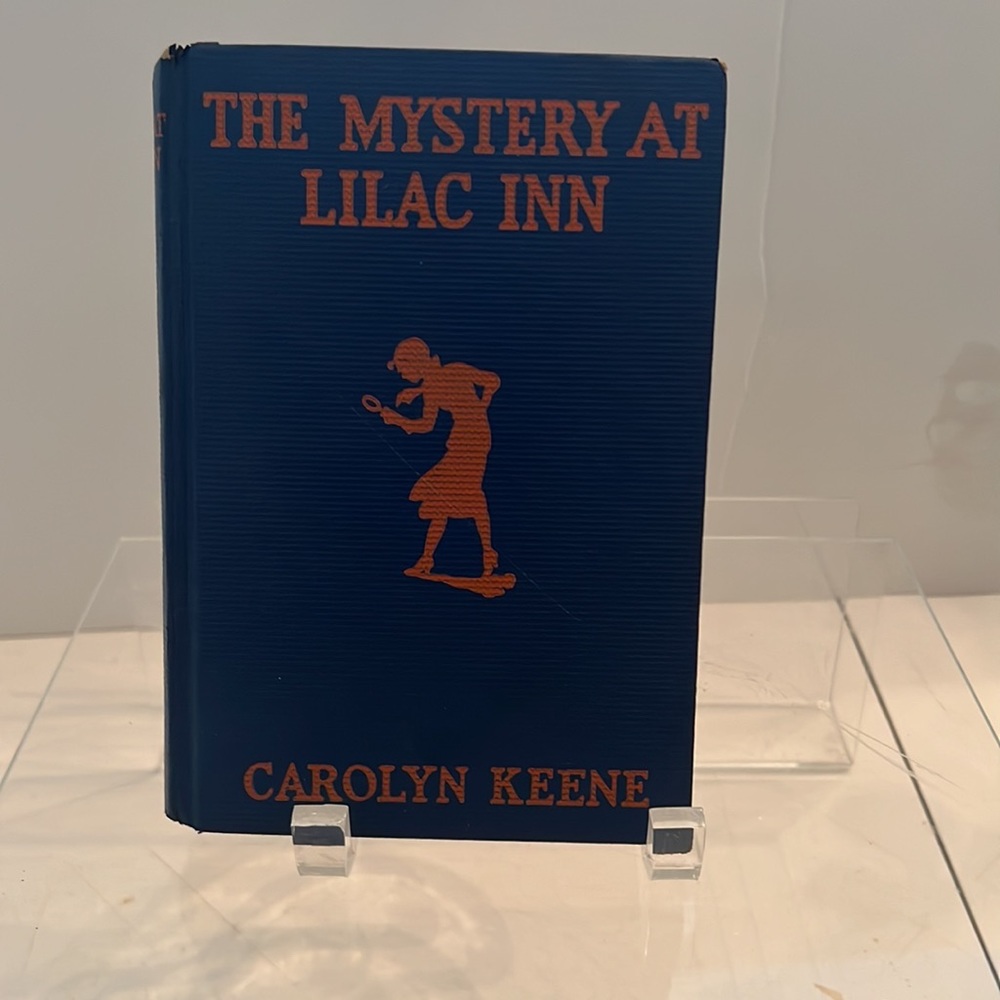 Nancy Drew Vintage Book : The Mystery at Lilac Inn Blue Cover Orange type 1930